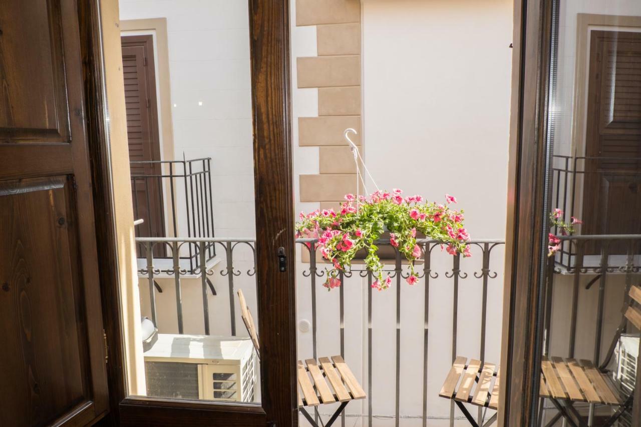 Centro Storico Casa Dell'Orologio Apartment ปาแลร์โม ภายนอก รูปภาพ